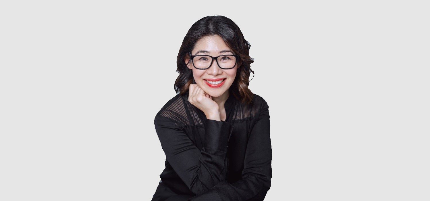 Ms. Esther Nguyễn